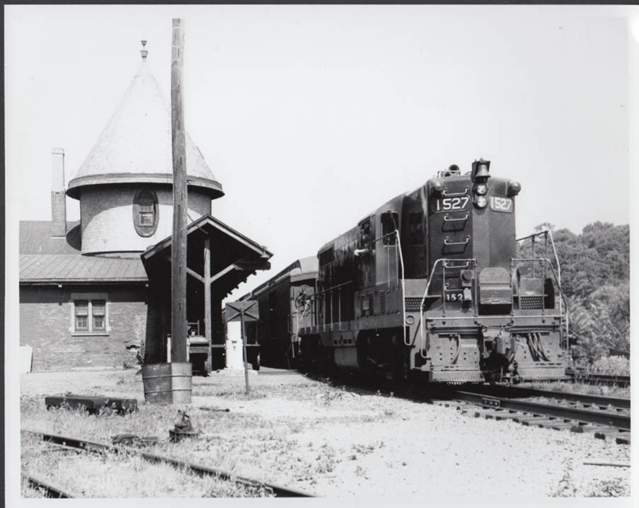 Image for Last Jersey Central passenger train at Easton PA EMD GP7 photo 6/16 1965.