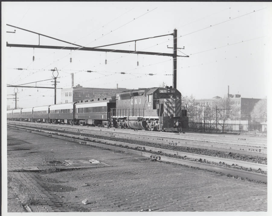 Image for Jersey Central Railroad GP40P #3671 passenger train photo Newark NJ 1974
