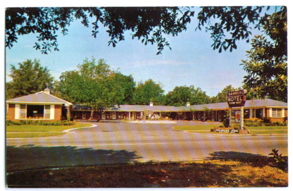 Image for Bamberg Motel SC postcard 1950s